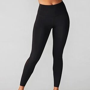 NWT Tavi Stash & Dash 7/8 Leggings in Ebony Black Women’s Yoga Pant Leggings NEW